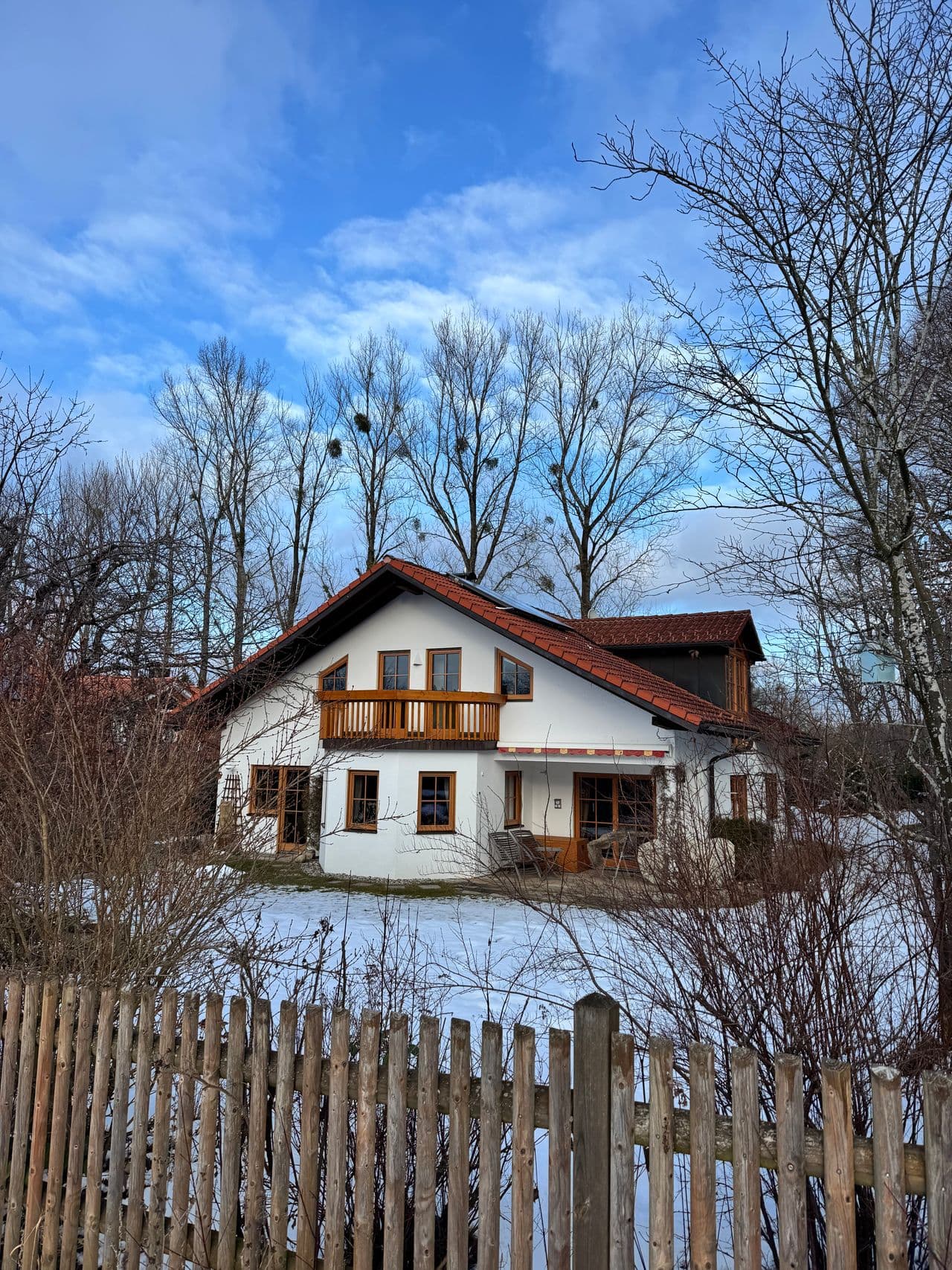 Maison québécoise en hiver, mieux isolée grâce à LogisVert